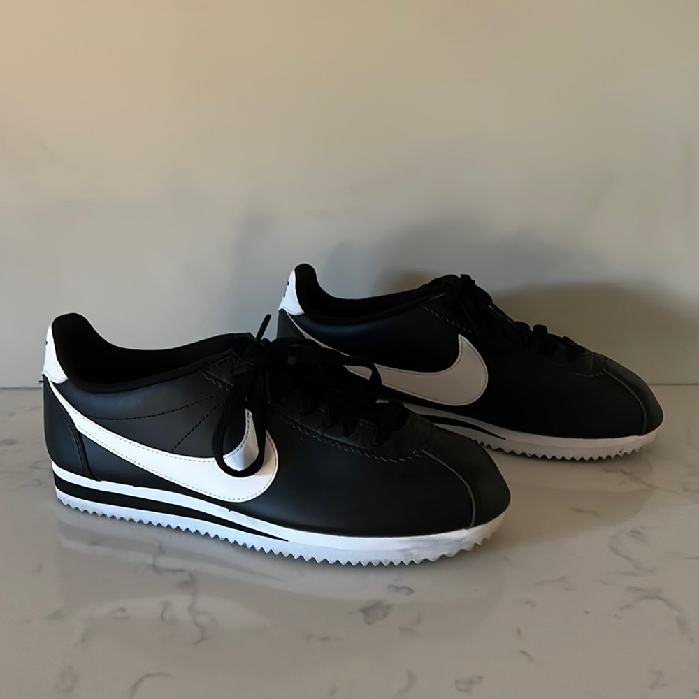 Nike Cortez Black and white women’s US 8